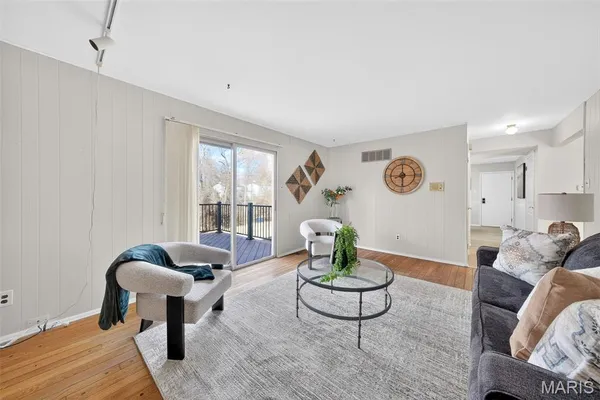 $2,695 | 1287 Still House Creek Road, Chesterfield, MO 63017