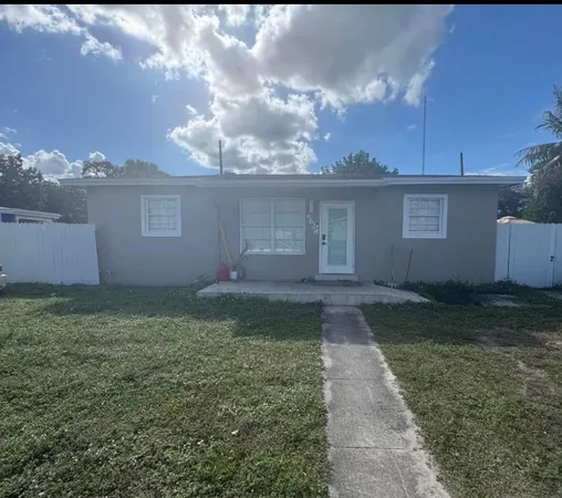 $2,800 | 4628 Southwest 32nd Drive, West Park, FL 33023