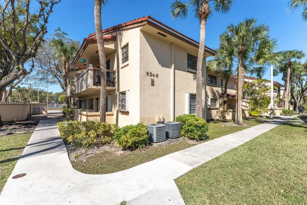 $395,000 | 6346 Southwest 136th Court, Unit 110H, Miami, FL 33183