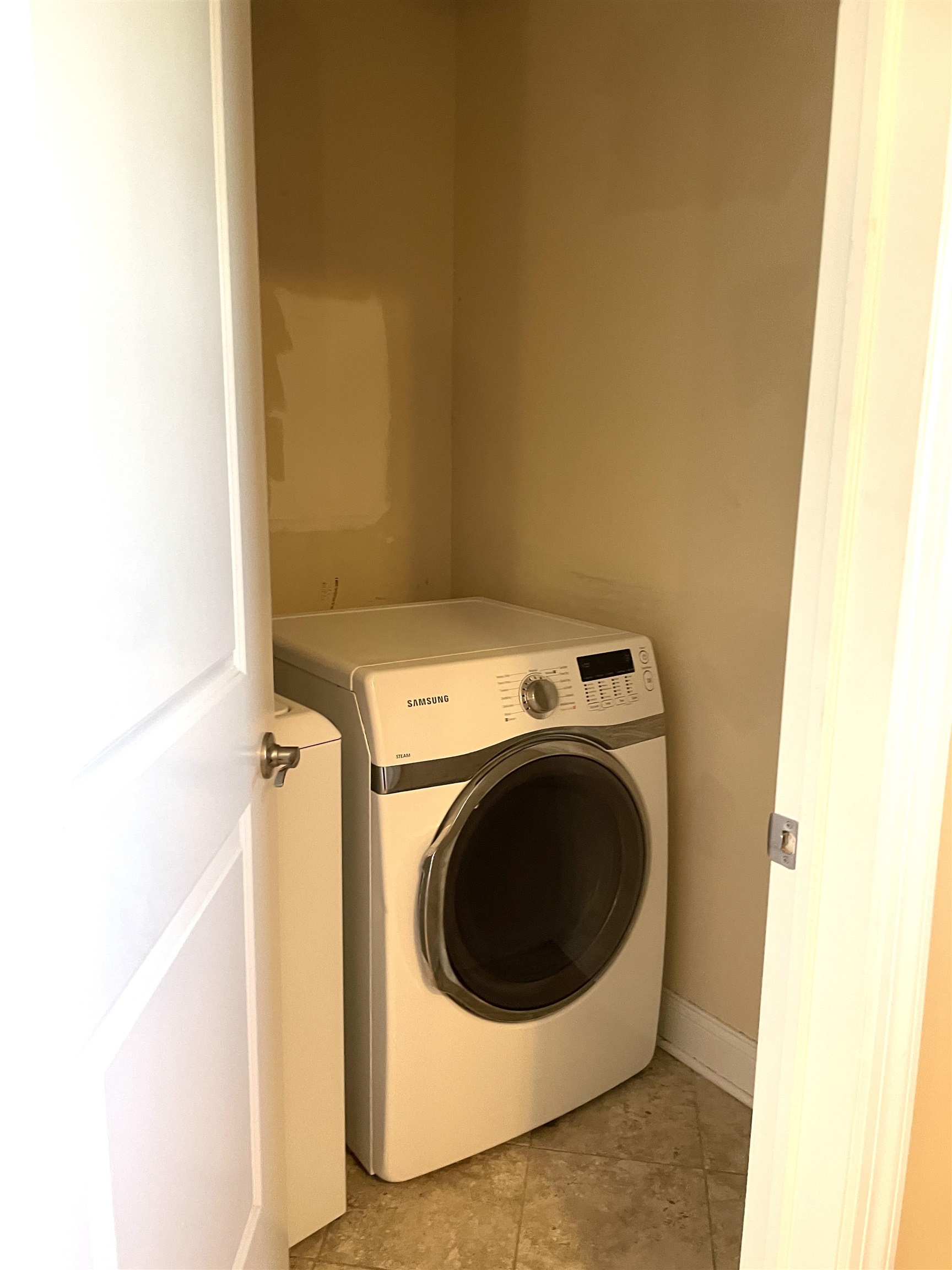 734 County Avenue, Unit B2 Secaucus, NJ 07094 - Photo 11 of 19 a utility room with dryer and washer