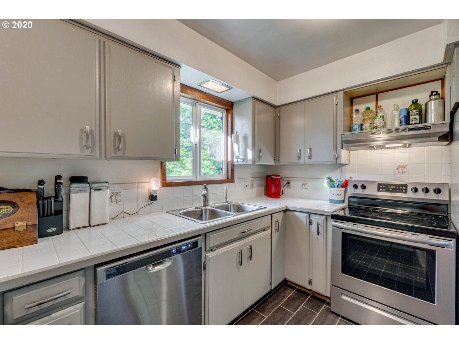 40485 Southwest Laurelwood Road Gaston, OR 97119 - Photo 12 of 31 Gallery Image 12