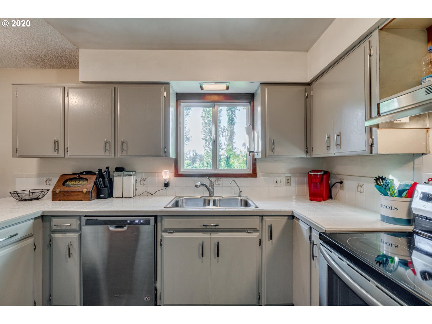 40485 Southwest Laurelwood Road Gaston, OR 97119 - Photo 14 of 31 Gallery Image 14