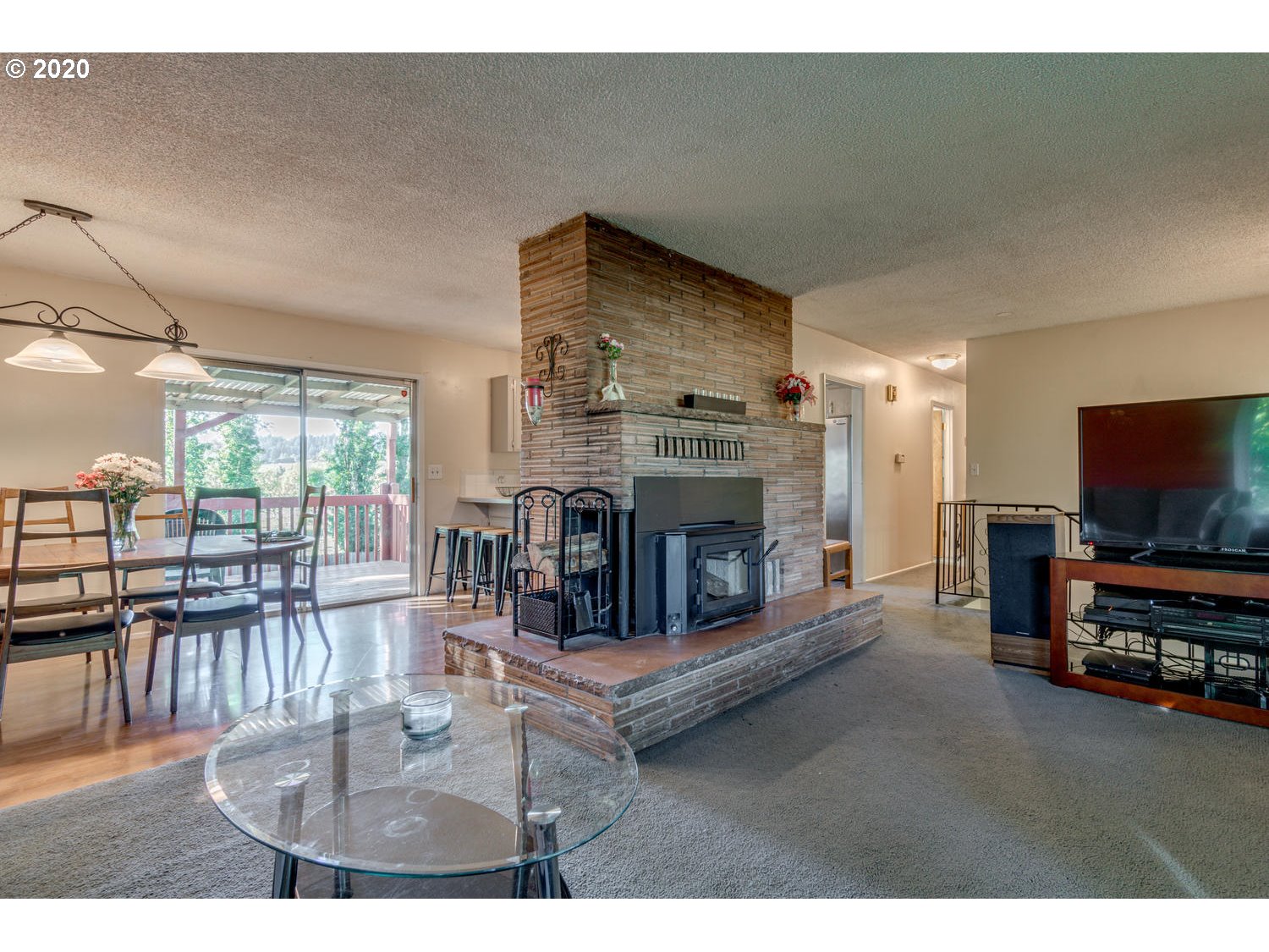 40485 Southwest Laurelwood Road Gaston, OR 97119 - Photo 3 of 31 Gallery Image 3