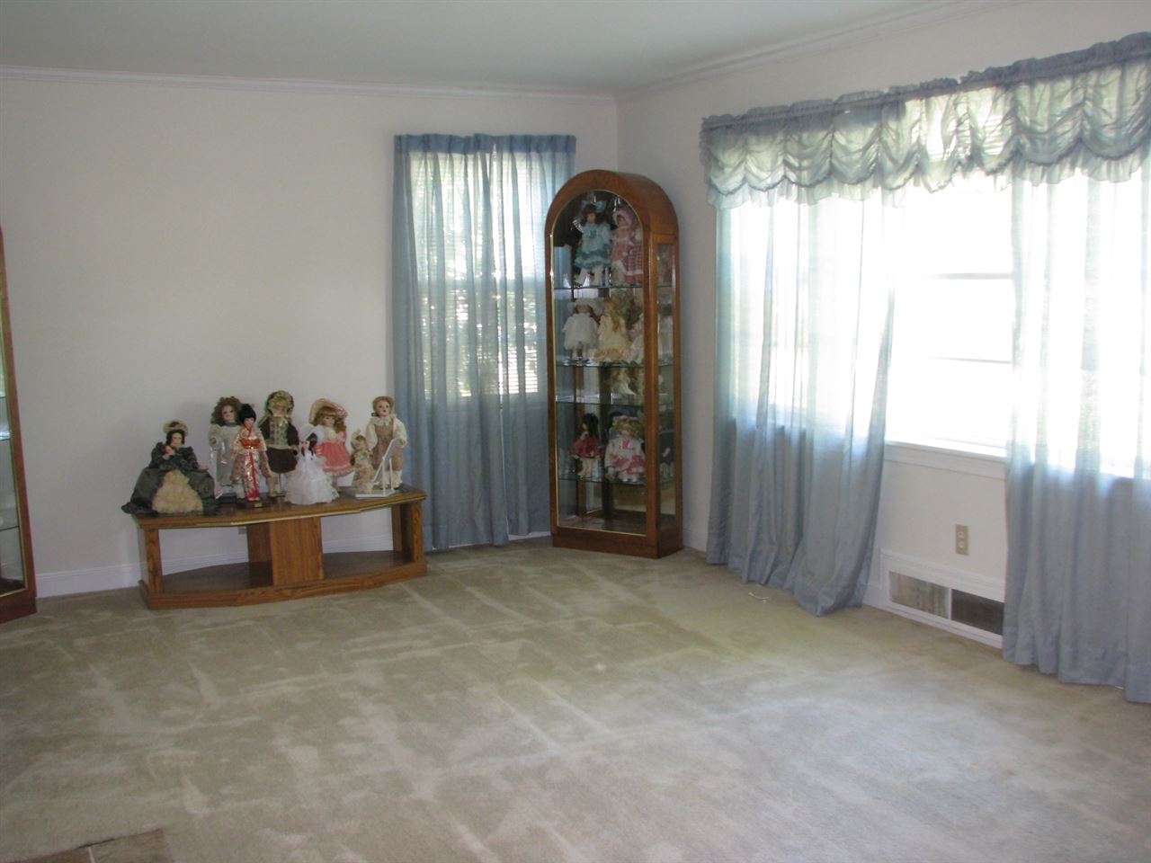 216 Edgewood Road Staunton, VA 24401 - Photo 4 of 28 Gallery Image 4
