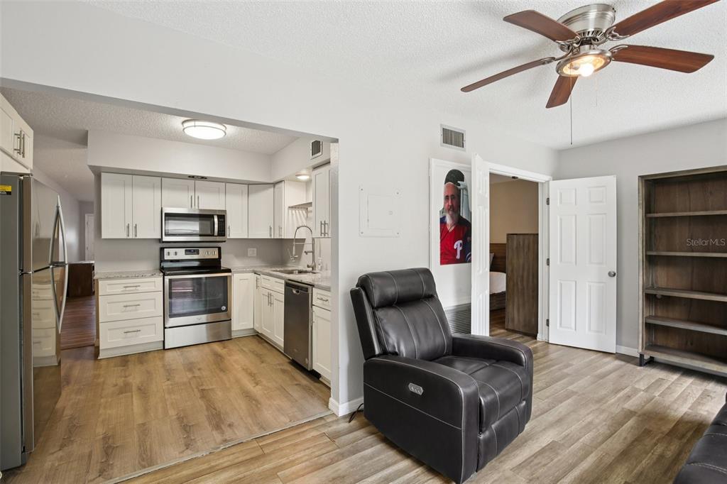 2461 Rhodesian Drive, Unit 7 Clearwater, FL 33763 - Photo 11 of 28