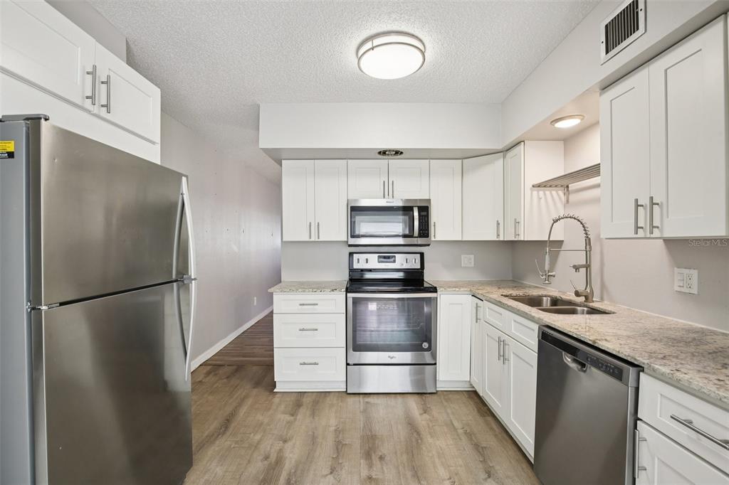 2461 Rhodesian Drive, Unit 7 Clearwater, FL 33763 - Photo 12 of 28