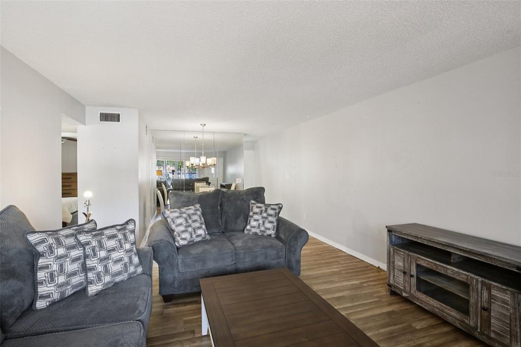 2461 Rhodesian Drive, Unit 7 Clearwater, FL 33763 - Photo 5 of 28