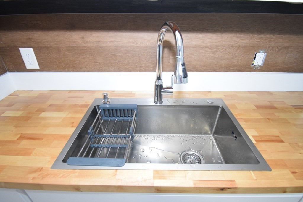 433 Putnam Hill Road Sutton, MA 01590 - Photo 6 of 30