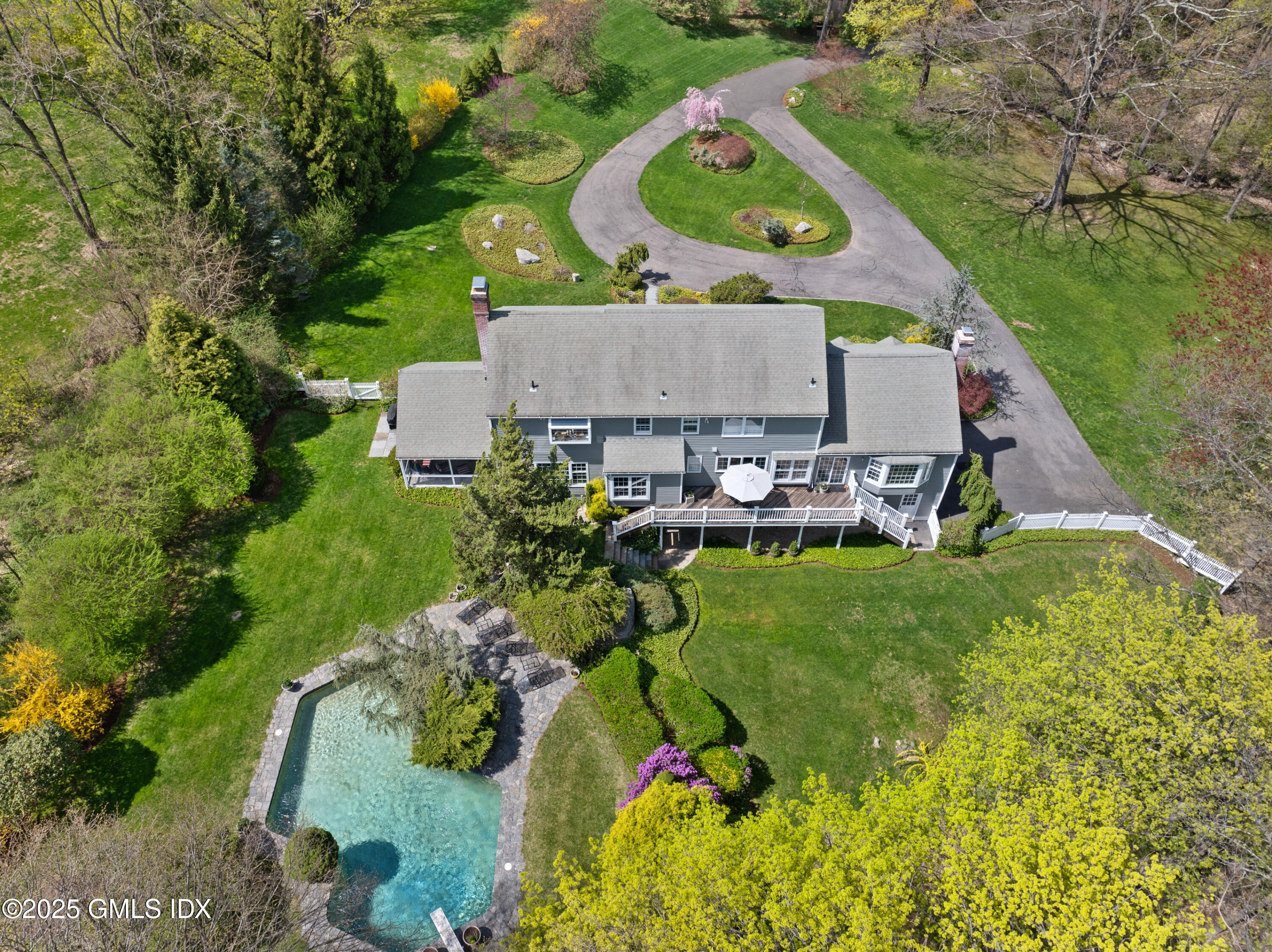 512 North Street Greenwich, CT 06830 - Photo 35 of 36 DJI_20250422130611_0666_D