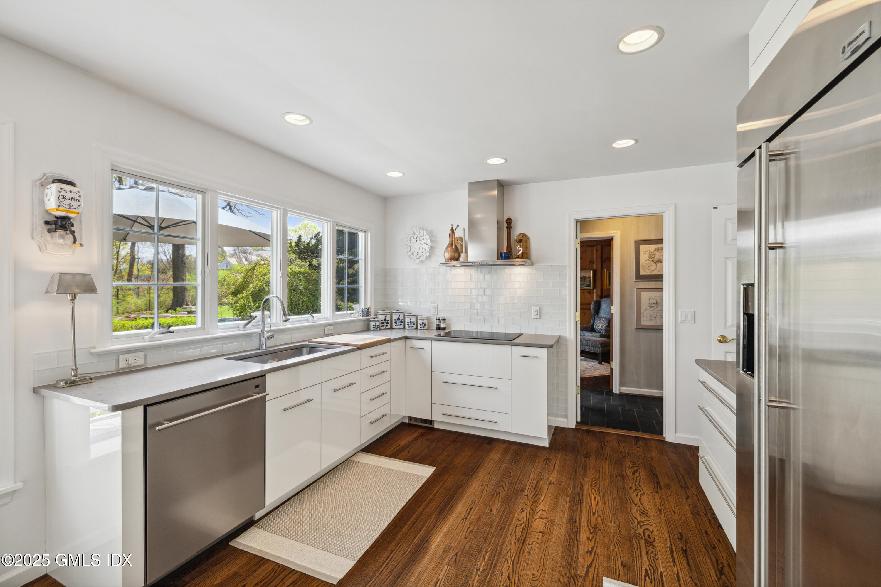 512 North Street Greenwich, CT 06830 - Photo 10 of 36 2E0A8747