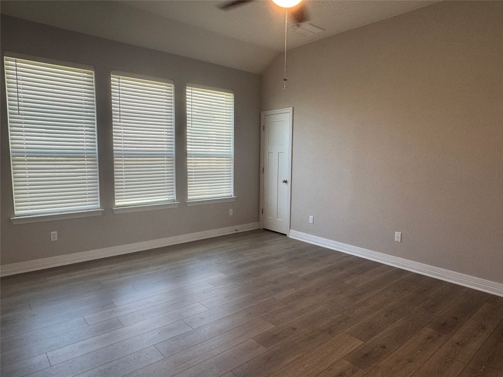 812 Karst Cove Georgetown, TX 78628 - Photo 10 of 40