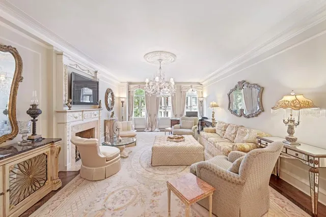 $3,250,000 | 211 Central Park West, Unit 3H | Upper West Side