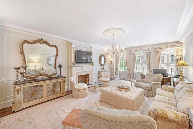 $3,250,000 | 211 Central Park West, Unit 3H | Upper West Side