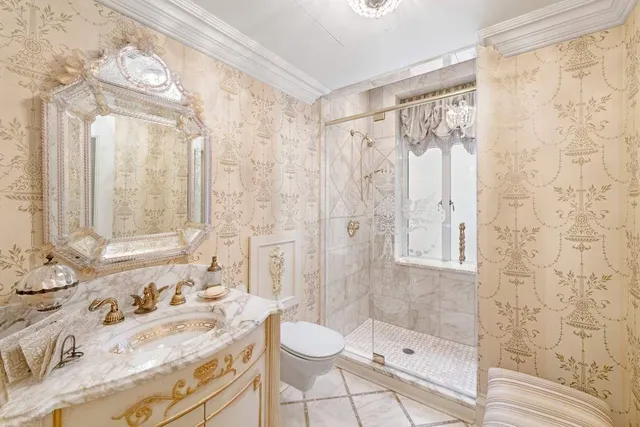 $3,250,000 | 211 Central Park West, Unit 3H | Upper West Side