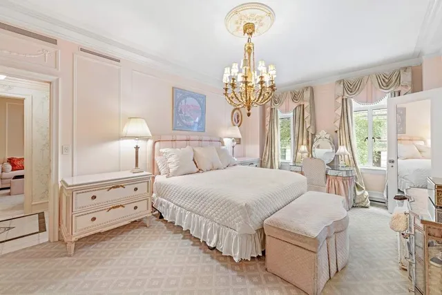 $3,250,000 | 211 Central Park West, Unit 3H | Upper West Side