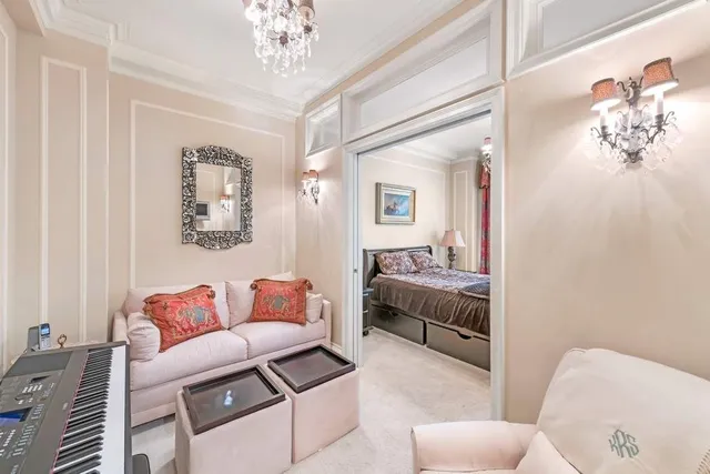 $3,250,000 | 211 Central Park West, Unit 3H | Upper West Side