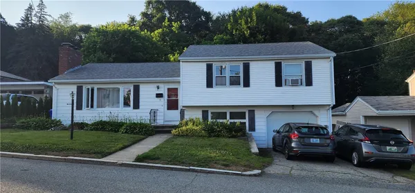 $1,900 | 16 Sherman Avenue, Unit 1, North Providence, RI 02911