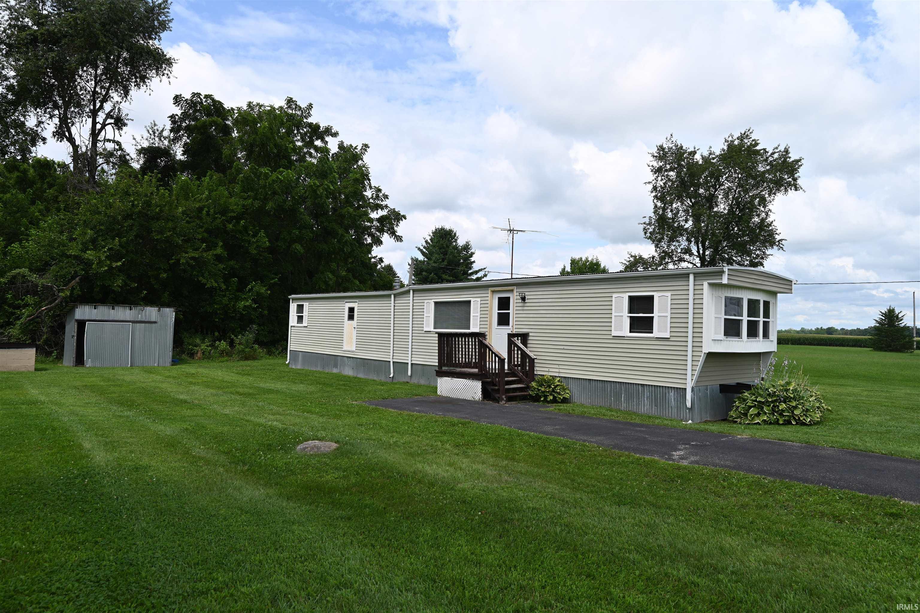 5910 North 1000 West Rochester, IN 46975 - Photo 2 of 29 Gallery Image 2