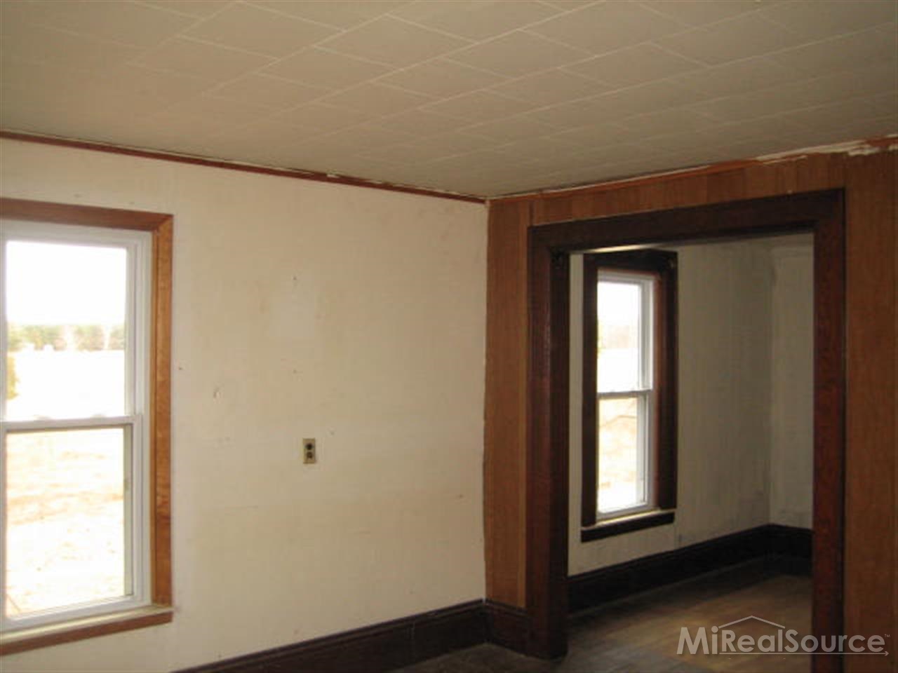 6865 North Lake Road Mayville, MI 48744 - Photo 9 of 12 31186121-8.JPG