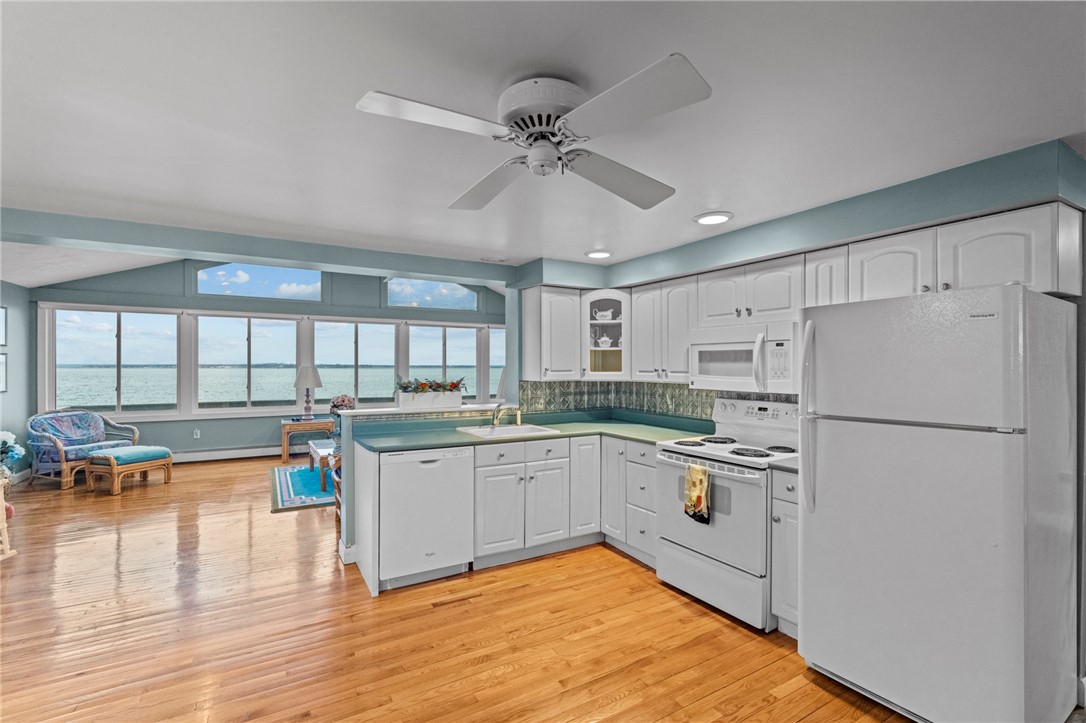 31 Brookwood Road Bristol, RI 02809 - Photo 7 of 32 Gallery Image 7