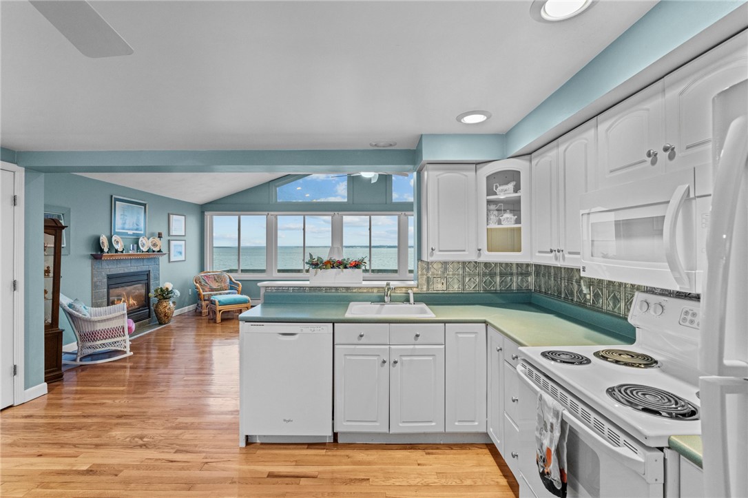31 Brookwood Road Bristol, RI 02809 - Photo 10 of 32 Gallery Image 10