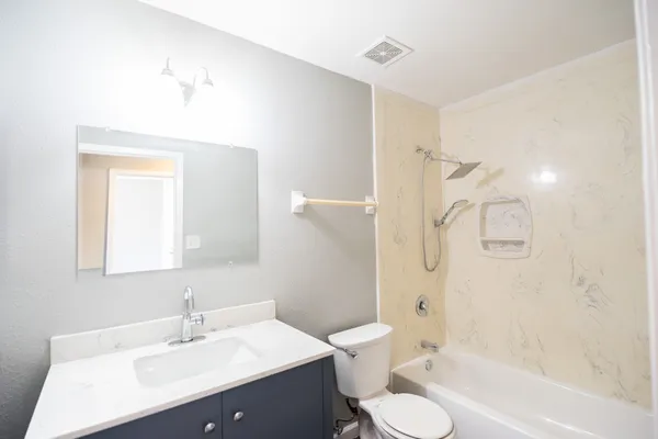 $125,000 | 2501 Gulf Freeway, Unit 260C, Dickinson, TX 77539