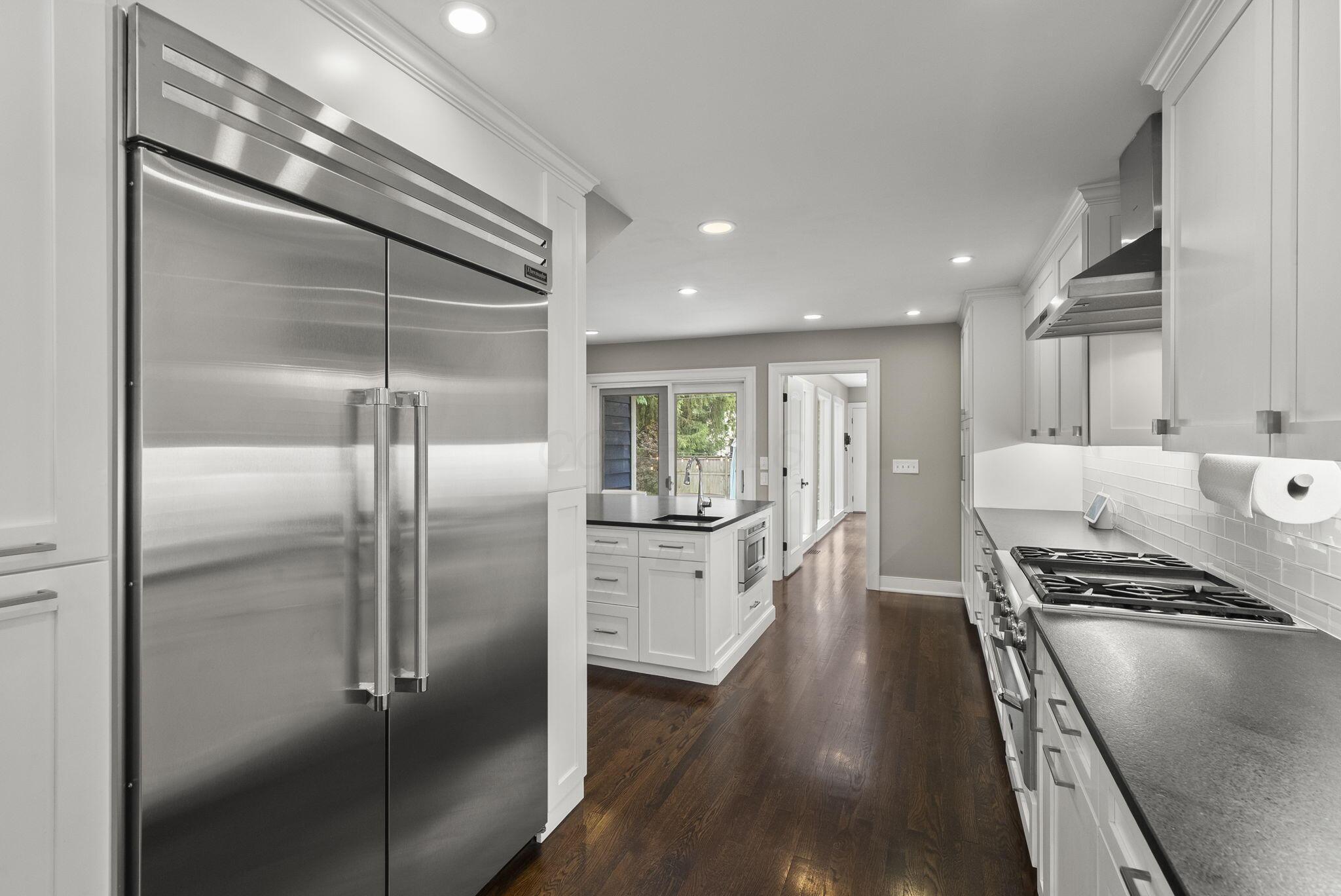 1851 Berkshire Road Columbus, OH 43221 - Photo 12 of 125 Full size Thermador side by side refrigerator and freezer columns