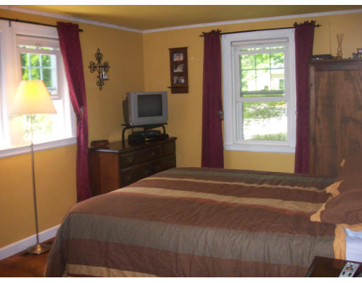 175 Stockbridge Road Scituate, MA 02066 - Photo 9 of 16 Gallery Image 9