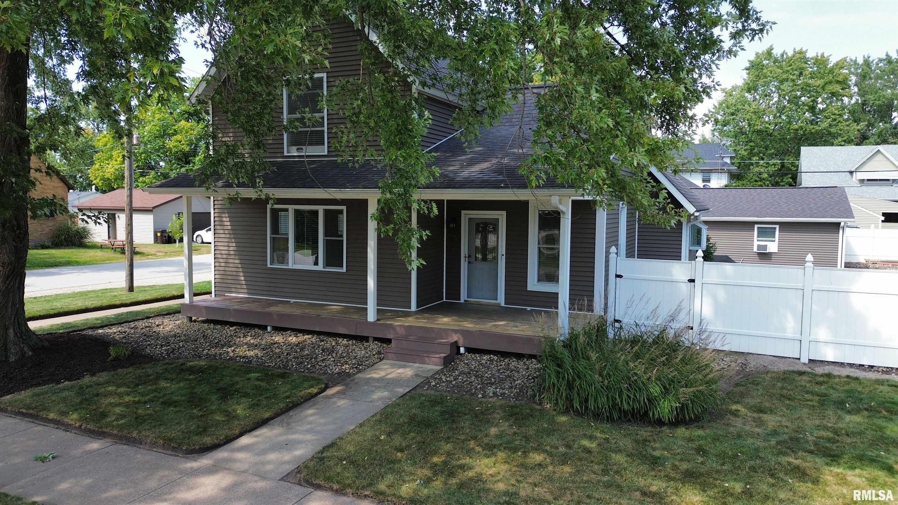 801 16th Avenue Fulton, IL 61252 - Photo 2 of 43