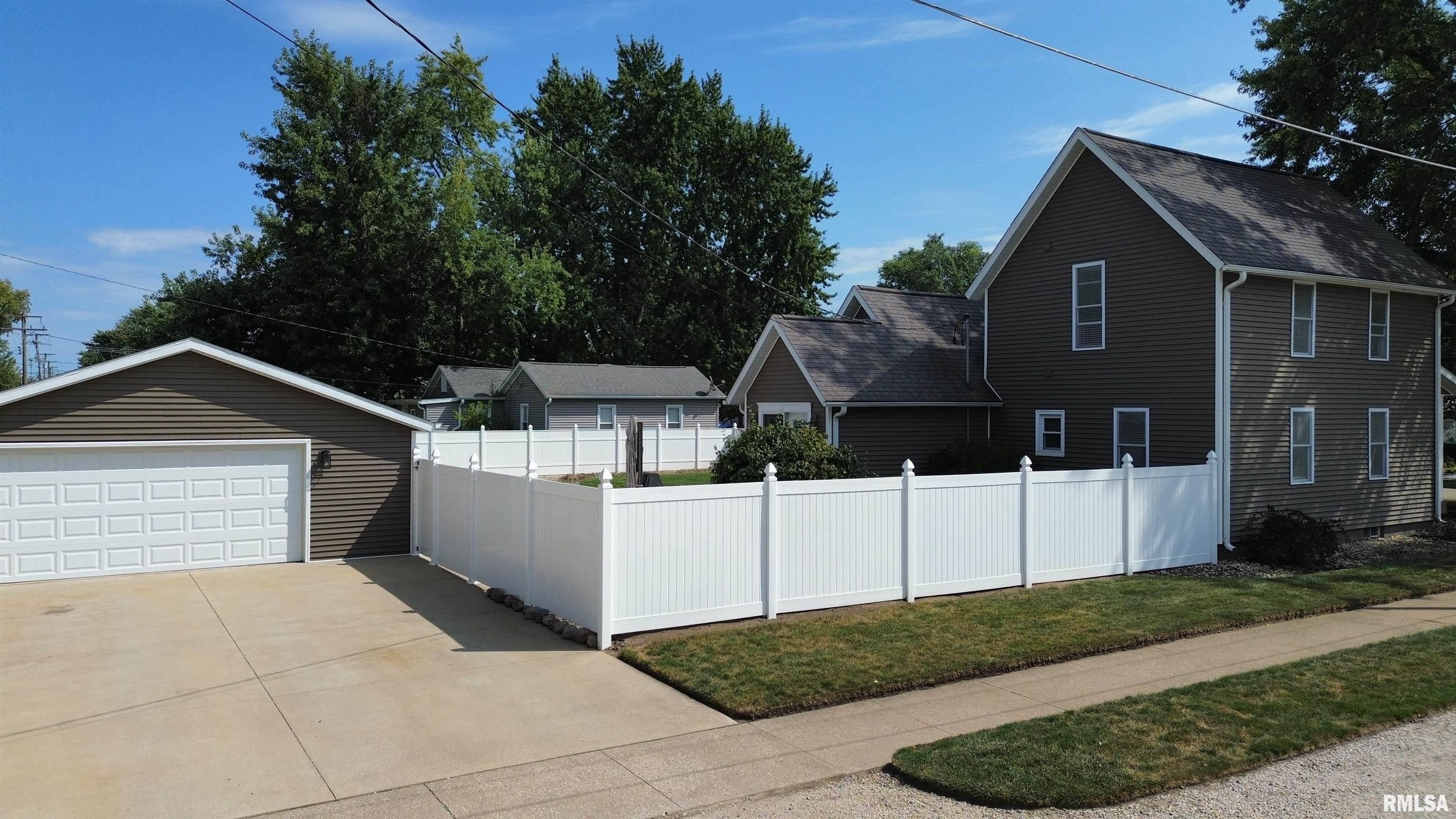 801 16th Avenue Fulton, IL 61252 - Photo 32 of 43