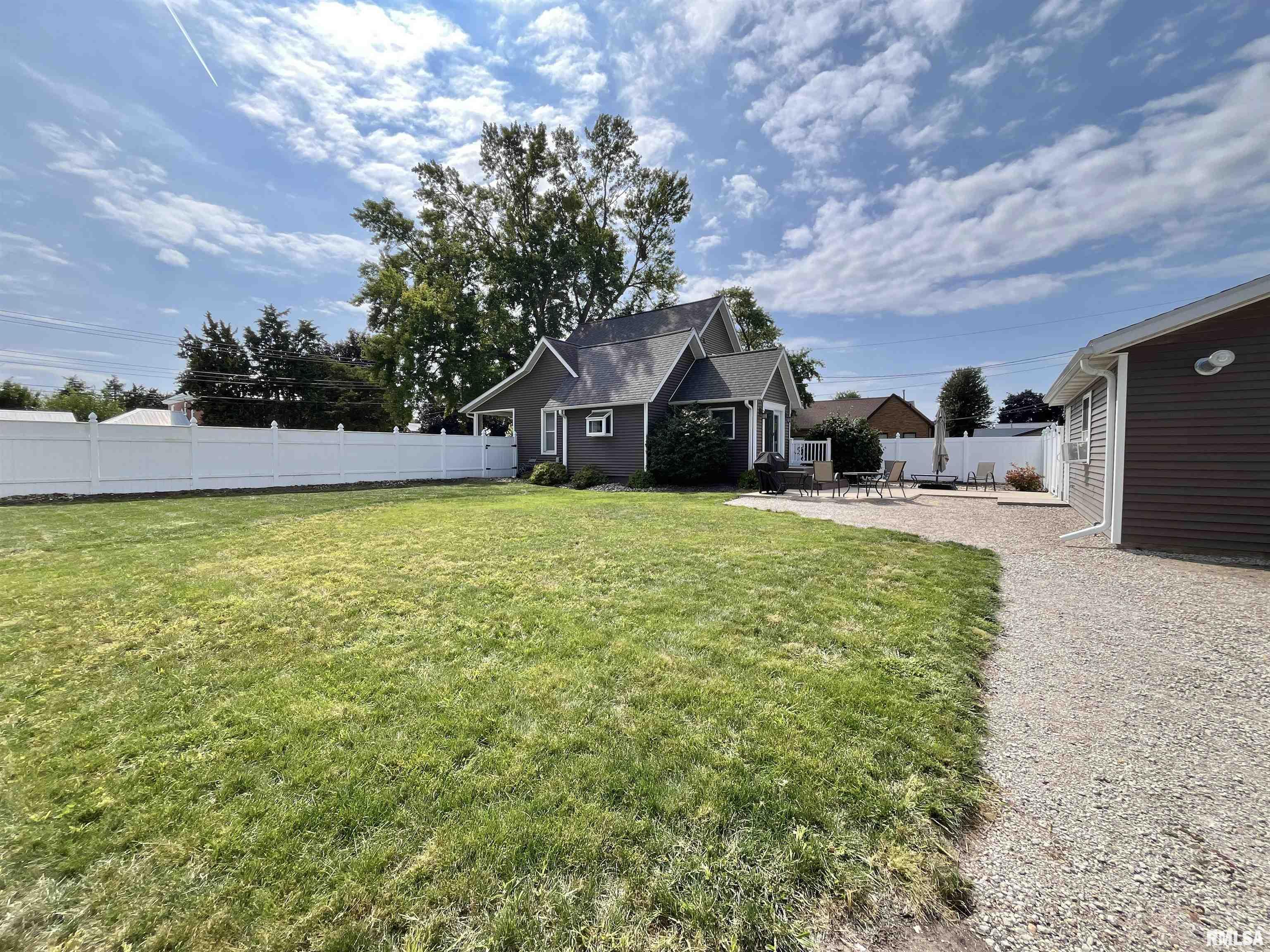 801 16th Avenue Fulton, IL 61252 - Photo 40 of 43