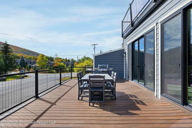 $1,125,000 | 3 South Street, Windham, NY 12496