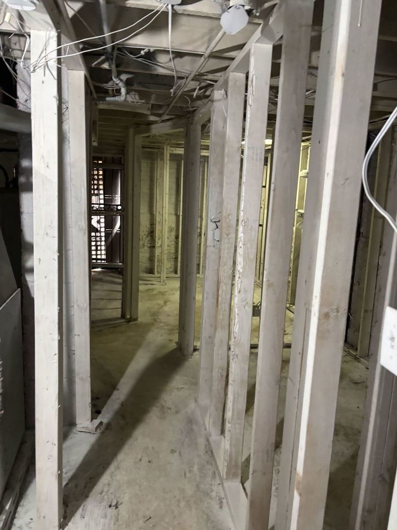 6331 South Winchester Avenue Chicago, IL 60636 - Photo 16 of 30 a view of elevator