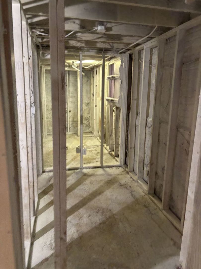 6331 South Winchester Avenue Chicago, IL 60636 - Photo 17 of 30 a view of a bathroom with a glass door