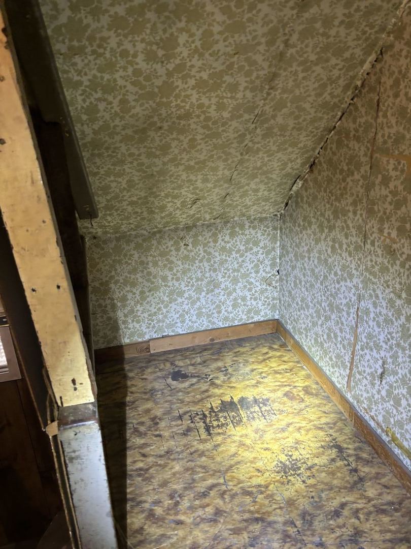 6331 South Winchester Avenue Chicago, IL 60636 - Photo 23 of 30 a view of a bathtub in a bathroom