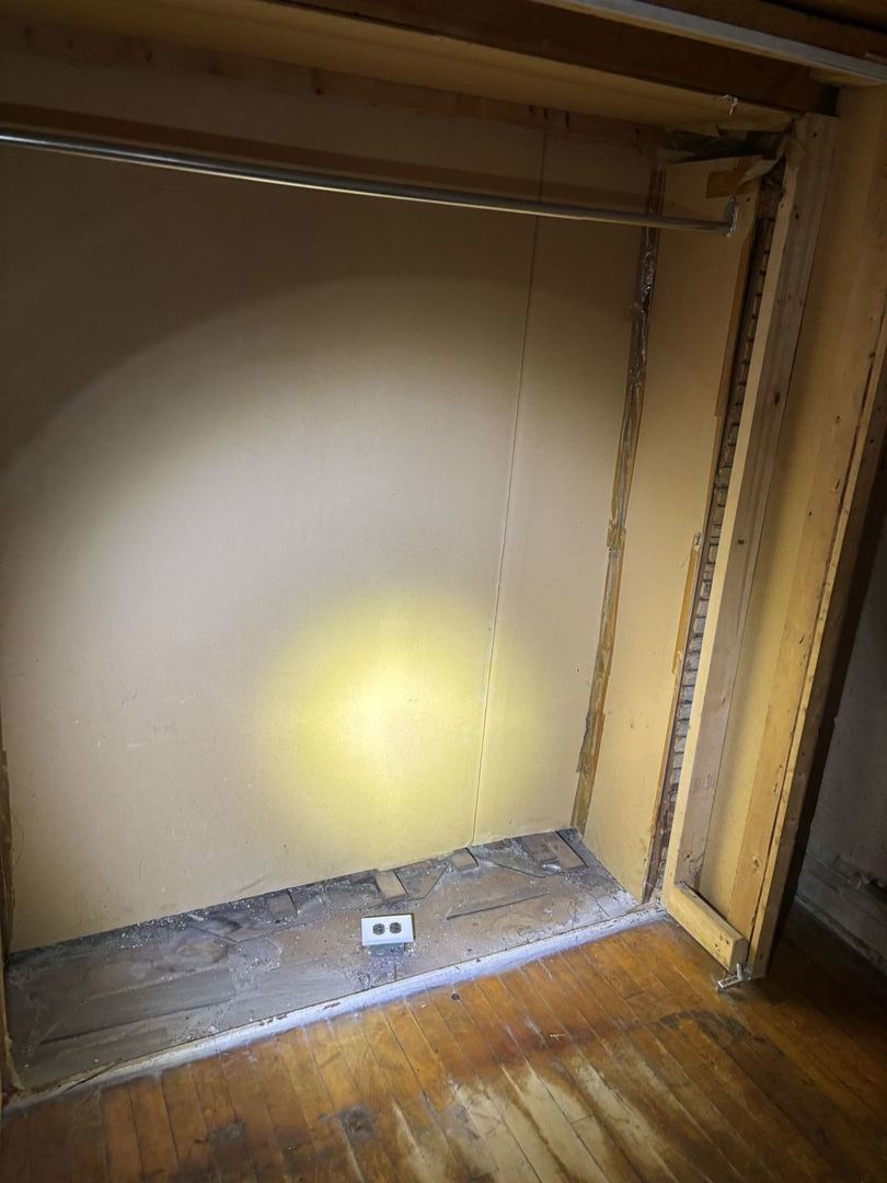 6331 South Winchester Avenue Chicago, IL 60636 - Photo 5 of 30 a view of a room with wooden floor