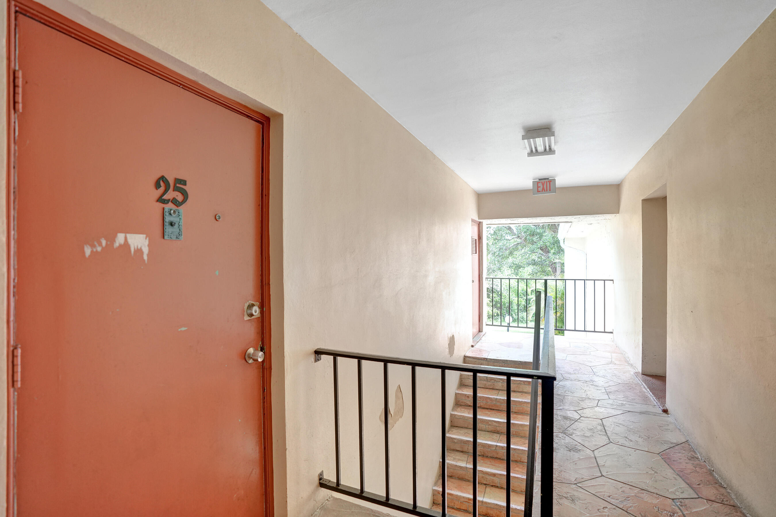 640 Northwest 13th Street, Unit 25 Boca Raton, FL 33486 - Photo 2 of 28 DSC07696