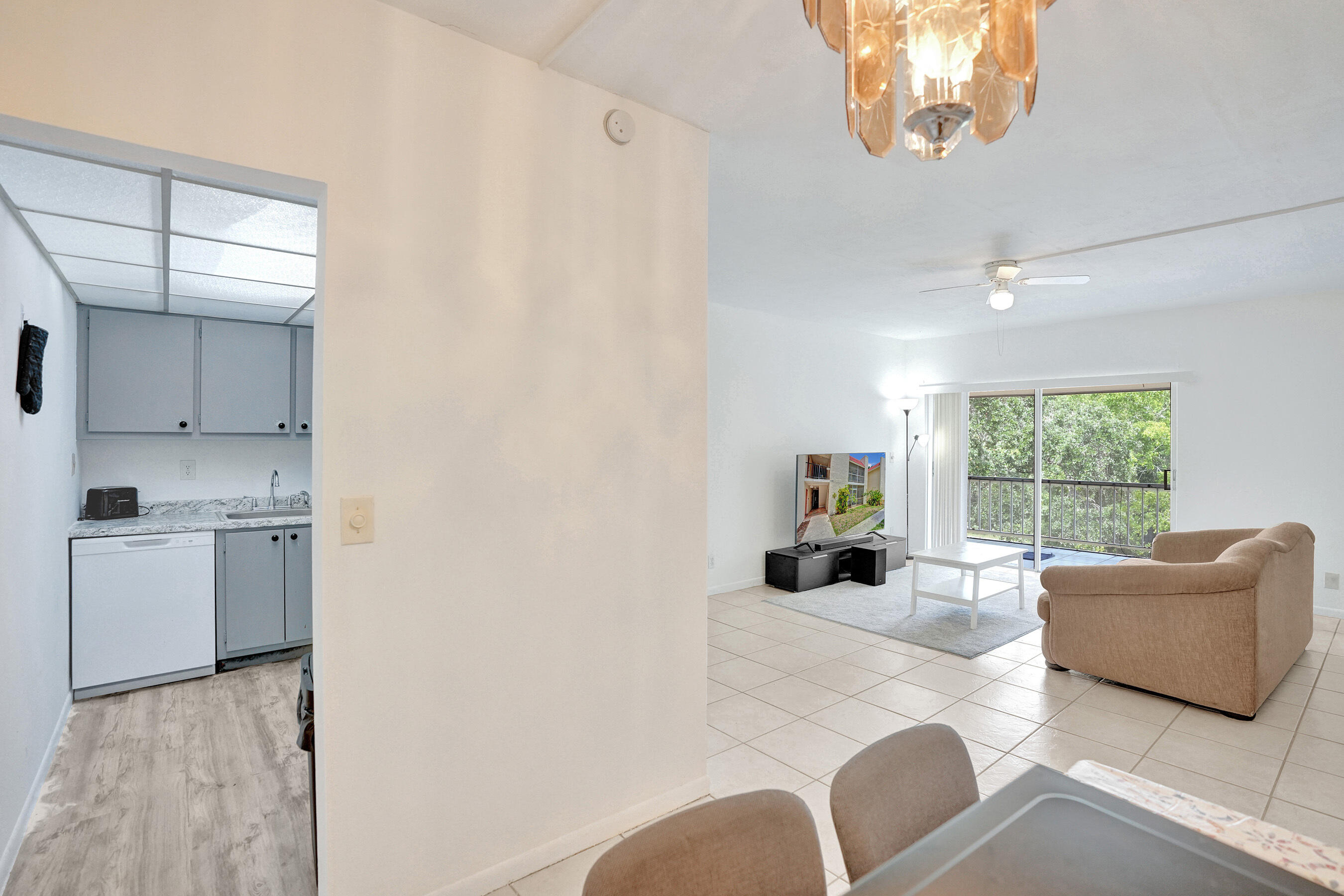 640 Northwest 13th Street, Unit 25 Boca Raton, FL 33486 - Photo 5 of 28 DSC07735