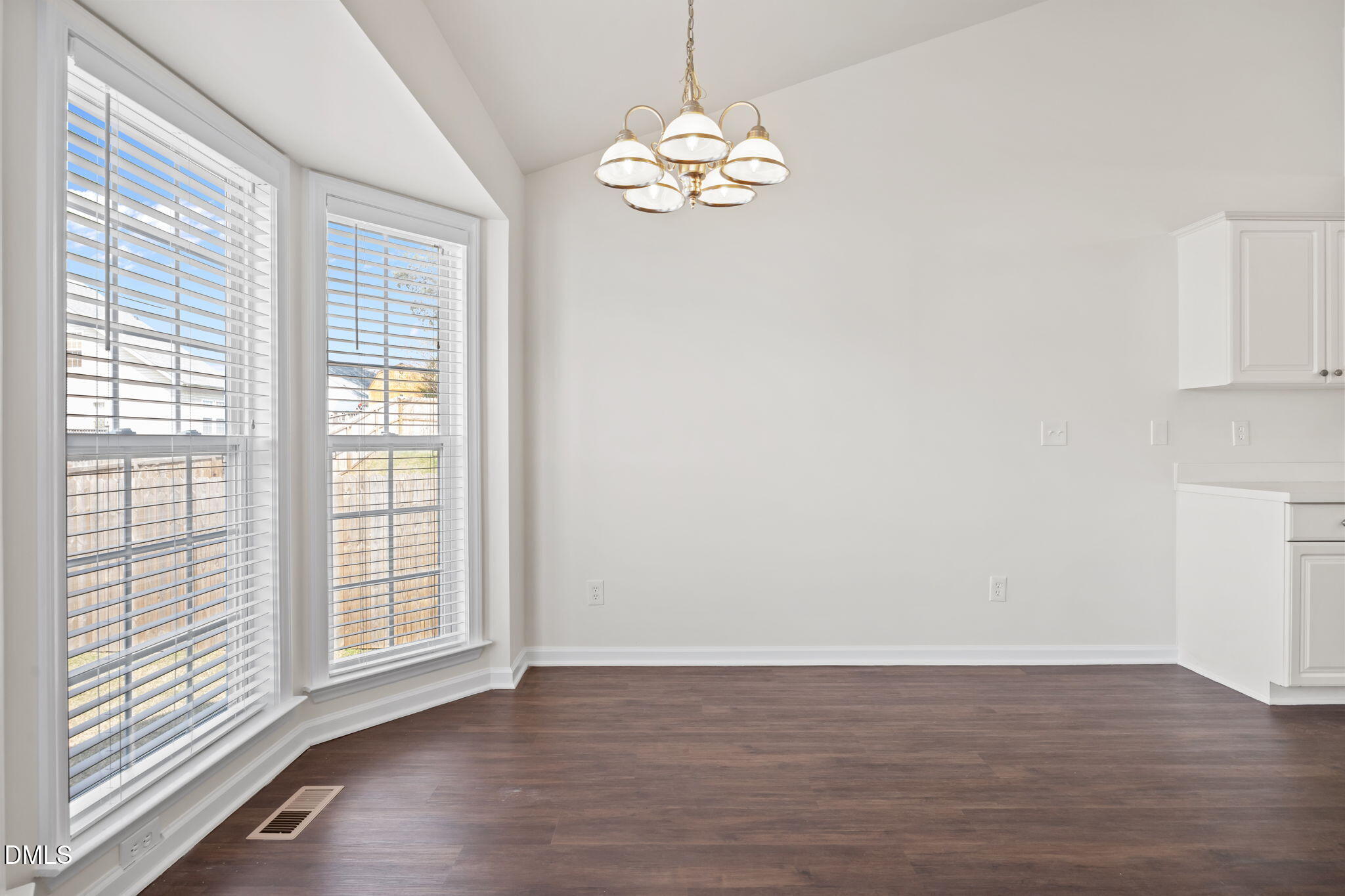 7121 Missionary Ridge Drive Raleigh, NC 27610 - Photo 9 of 39 21-web-or-mls-IMG_2134