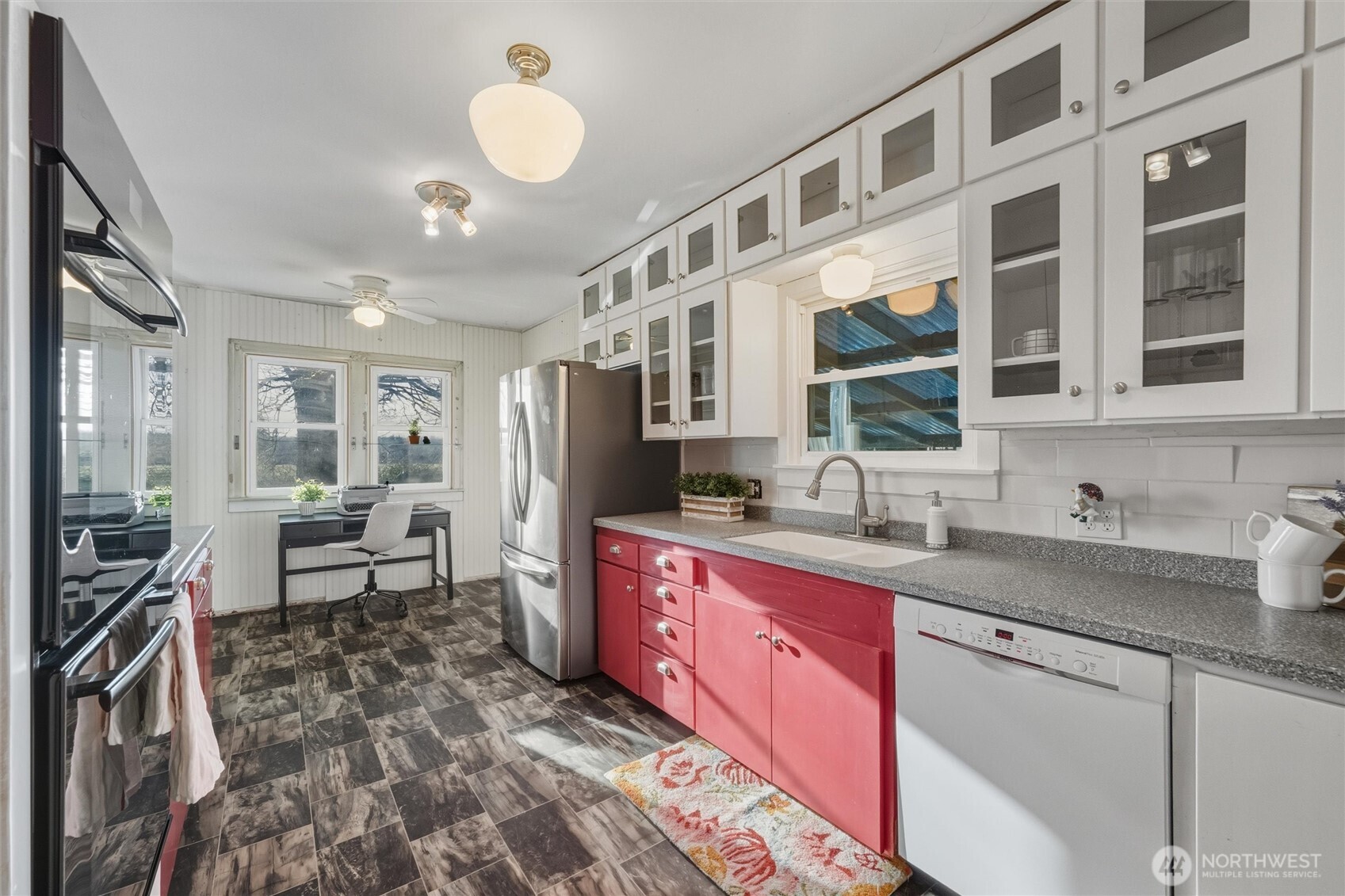 7901 Valley View Road Custer, WA 98240 - Photo 13 of 37