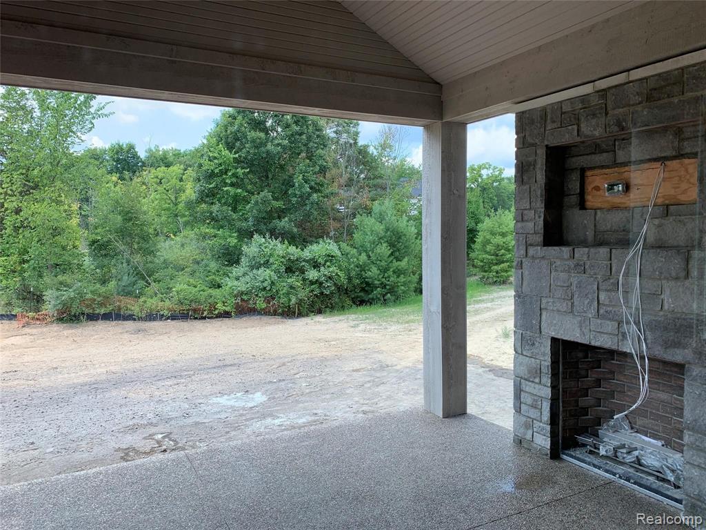 1880 Traceky Rochester Hills, MI 48306 - Photo 8 of 21
