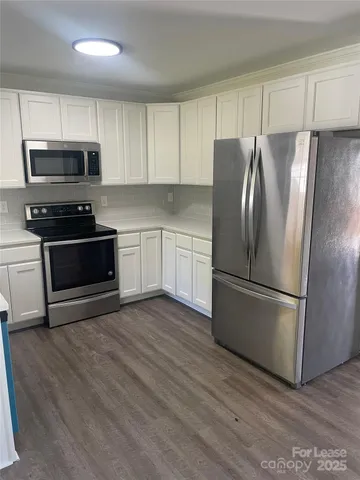 $2,300 | 242 Amir Circle, Matthews, NC 28105