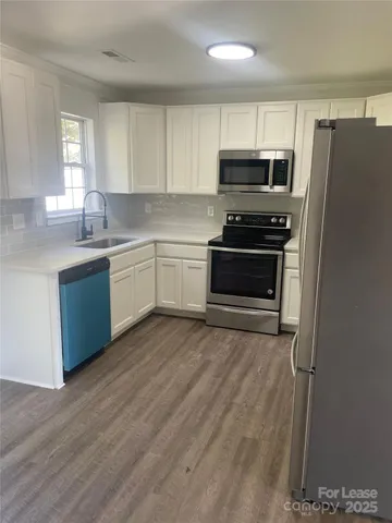 $2,300 | 242 Amir Circle, Matthews, NC 28105