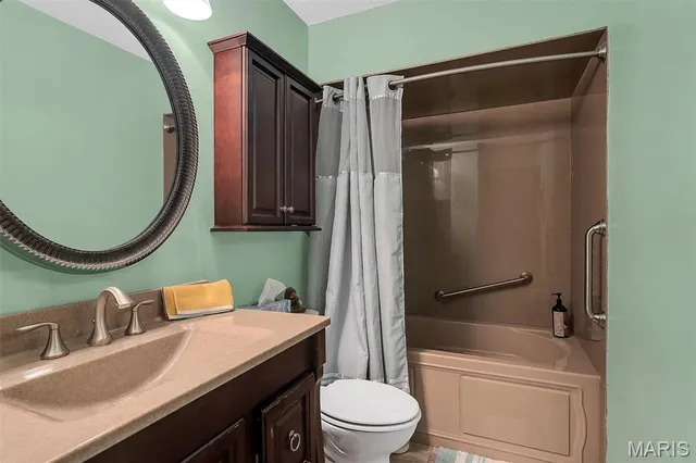 $692,000 | 130 Rolling Hills Drive, Washington, MO 63090