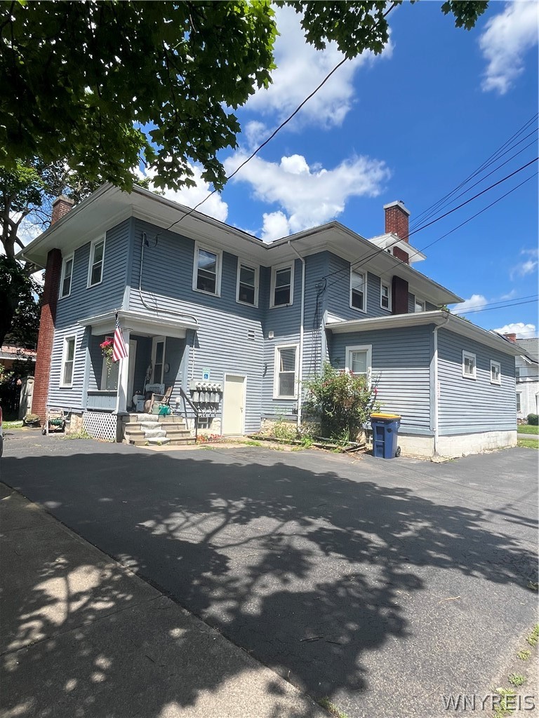 283 High Street Lockport City, NY 14094 - Photo 4 of 15