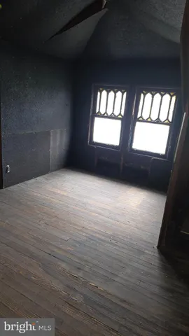 a view of parking area