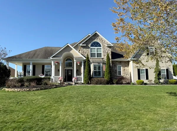 $1,350,000 | 39 Sherwood Drive, Shoreham, NY 11786