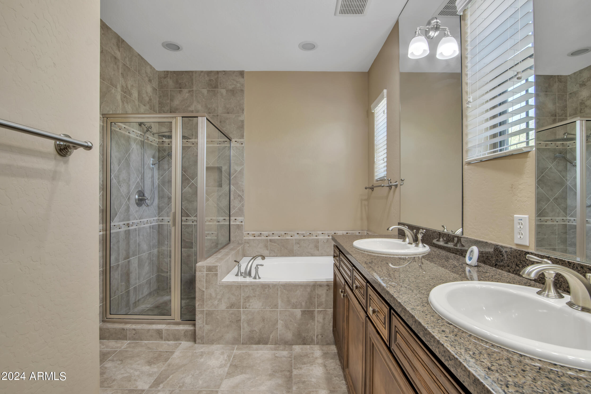 3935 East Rough Rider Road, Unit 1233 Phoenix, AZ 85050 - Photo 21 of 32 Bathroom