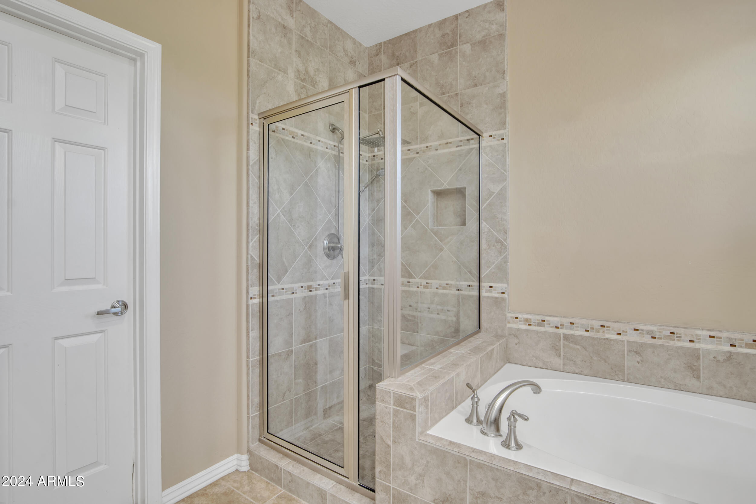 3935 East Rough Rider Road, Unit 1233 Phoenix, AZ 85050 - Photo 22 of 32 Bathroom