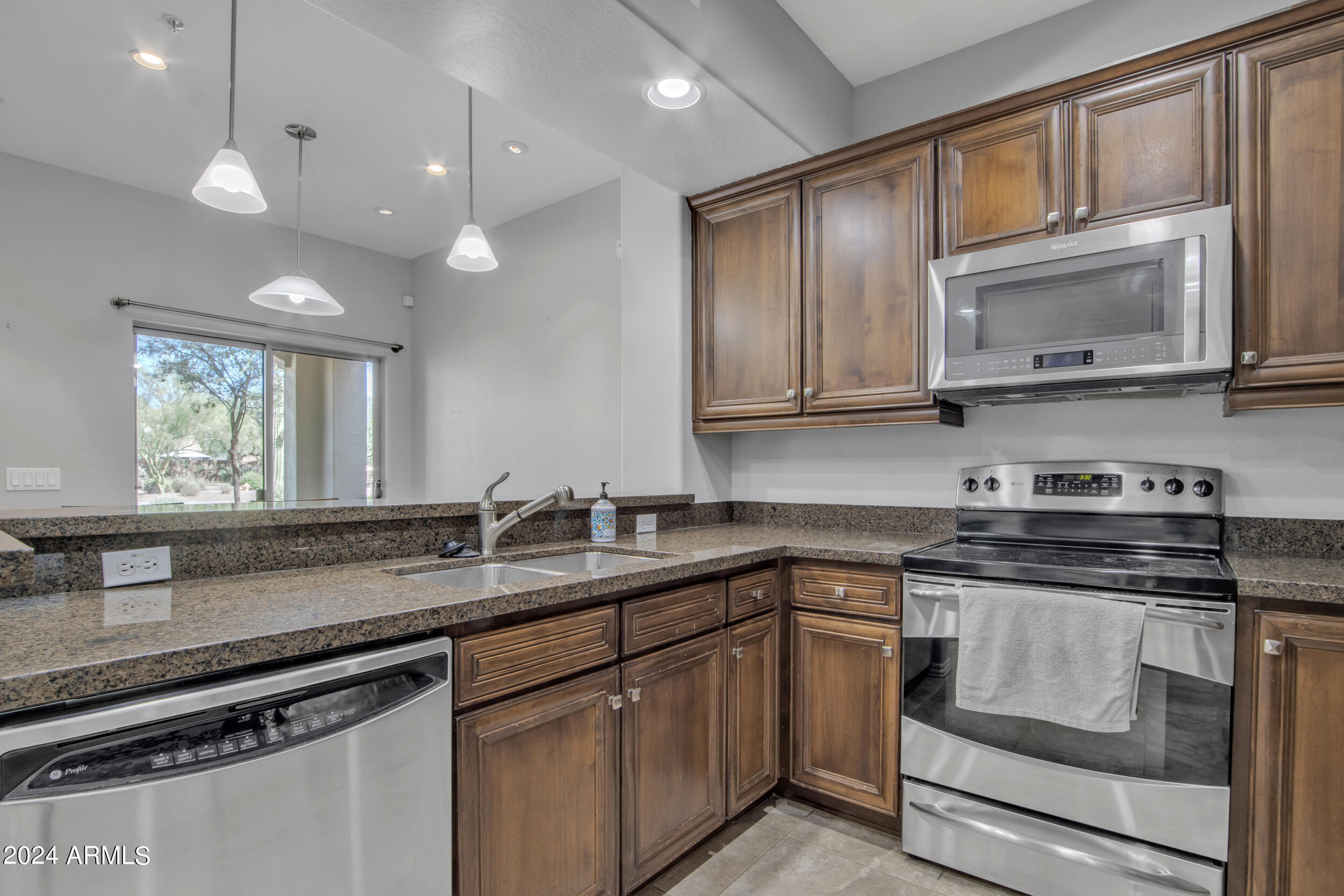 3935 East Rough Rider Road, Unit 1233 Phoenix, AZ 85050 - Photo 5 of 32 Kitchen